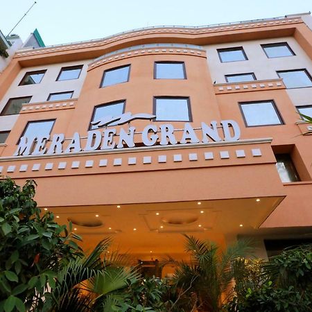 Hotel Meraden Grand Varanasi Dış mekan fotoğraf