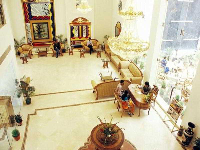 Hotel Meraden Grand Varanasi Dış mekan fotoğraf