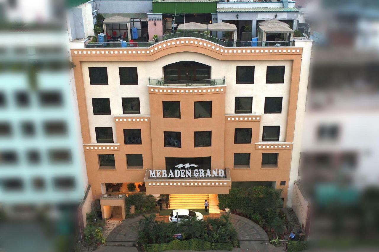 Hotel Meraden Grand Varanasi Dış mekan fotoğraf